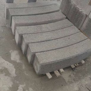 漳州芝麻白弧形路牙石