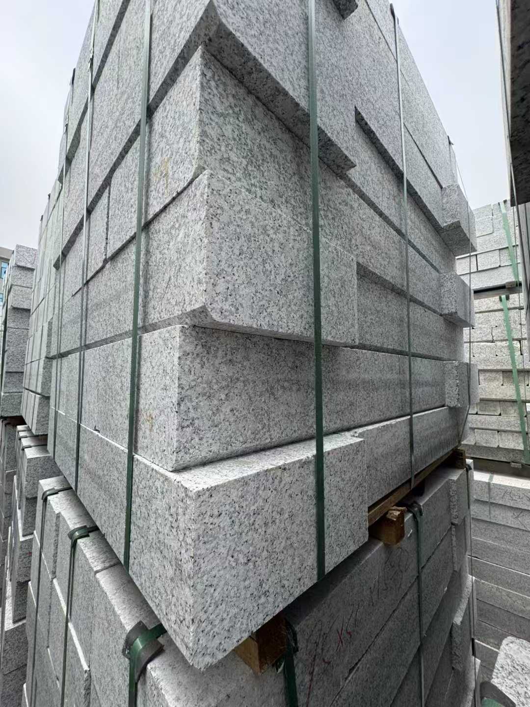 漳州芝麻白路牙石 马路牙子